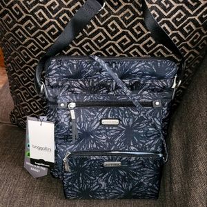 Baggallini Crossbody bag
